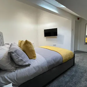 Newly Refurbished Clarendon Apartments, Free Wifi, Parking , Blackpool United Kingdom