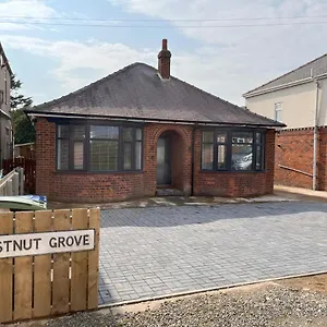 No 1 Chestnut Grove Holiday home